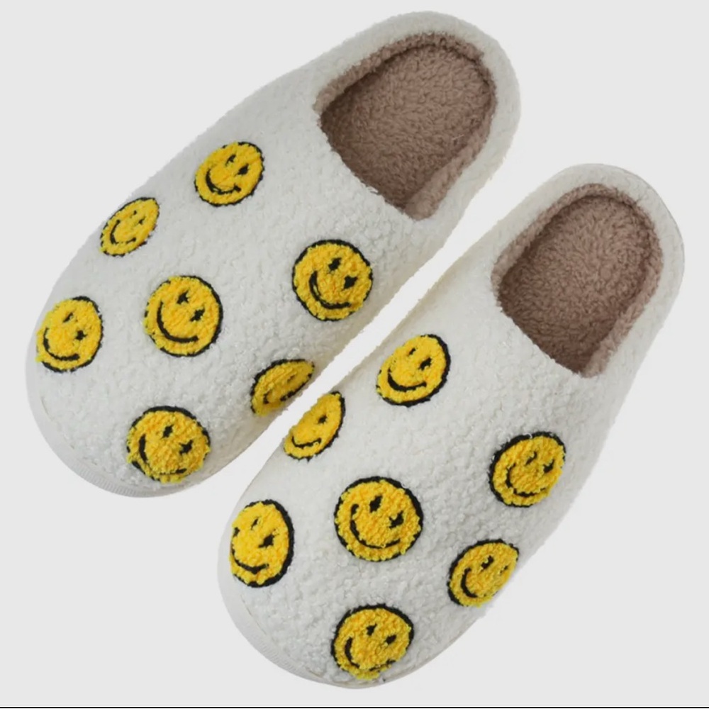 86R. Cozy Slippers - Picture 3 of 6